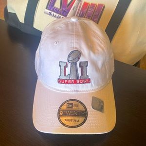 Super Bowl 51 white fitted cap. Collectors item-Brand new.